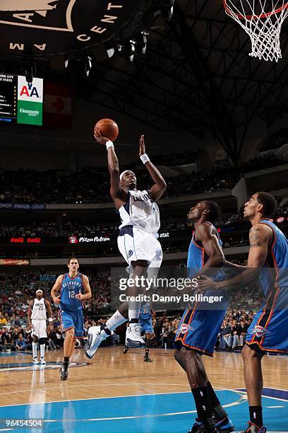 Josh Howard of the Dallas Mavericks puts up a shot against Jeff Green of the Oklahoma City Thunder during the game on January 15, 2010 at American...