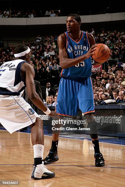 Kevin Durant of the Oklahoma City Thunder drives the ball against Josh Howard of the Dallas Mavericks during the game on January 15, 2010 at American...