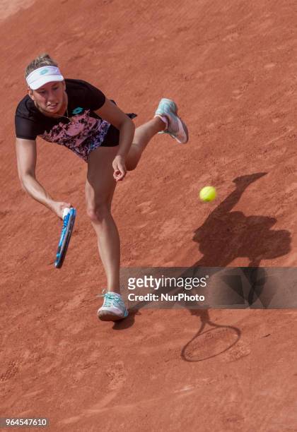 Elise Mertens of Germany returns the ball to Herather Watson of Great Britain during the second round at Roland Garros Grand Slam Tournament - Day 5...