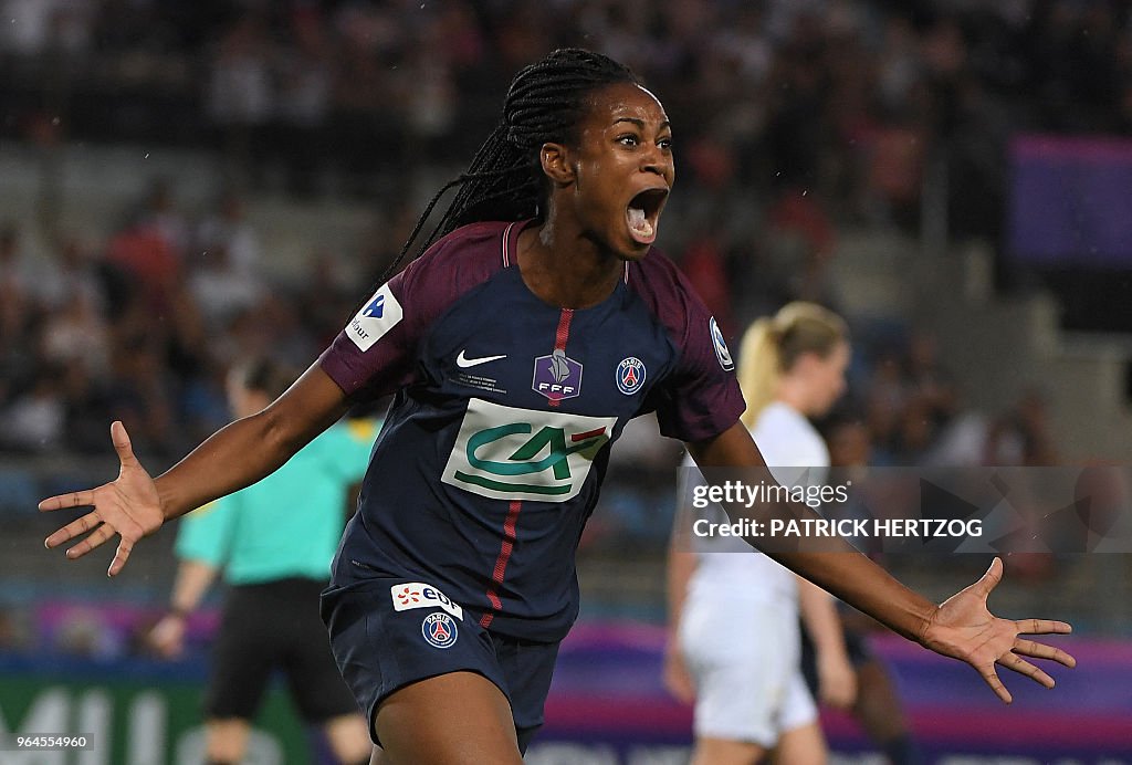 TOPSHOT-FBL-FRA-CUP-WOMEN-PSG-LYON