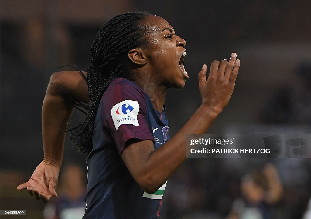 TOPSHOT-FBL-FRA-CUP-WOMEN-PSG-LYON