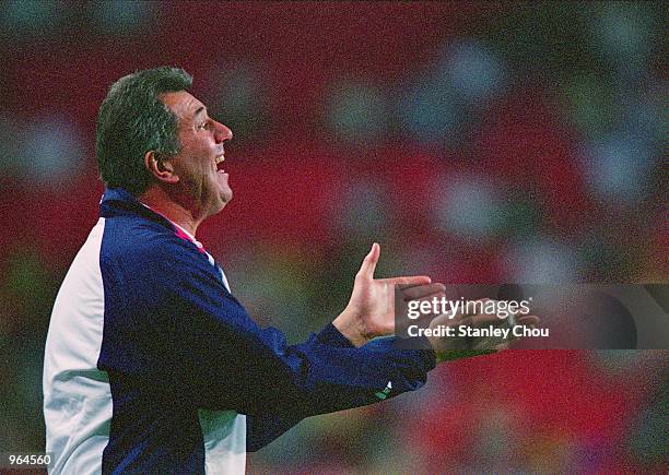 France Coach Roger Lemerre gives instructions to his team during the FIFA Confederations Cup match against Mexico at the Ulsan Munsu Stadium in...