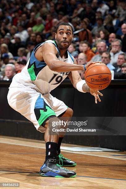 Wayne Ellington of the Minnesota Timberwolves passes during the game against the New York Knicks at Target Center on January 31, 2010 in Minneapolis,...