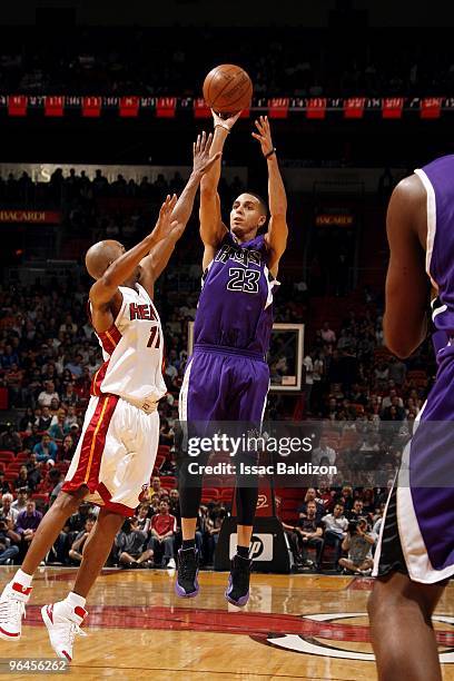 Kevin Martin of the Sacramento Kings shoots a jump shot against Rafer Alston of the Miami Heat during the game at American Airlines Arena on January...