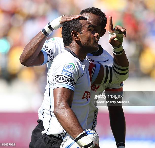 Seremaia Burotu of Fiji celebrates his try in the Quarter Final Cup match between Fiji and South Africa during day two of the Wellington IRB Sevens...