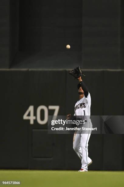 Jarrod Dyson of the Arizona Diamondbacks catches a fly ball in the MLB game against the Washington Nationals at Chase Field on May 11, 2018 in...