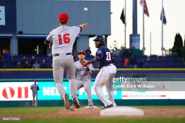 Minor League Baseball: New Hampshire Fisher Cats Vladimir Guerrero Jr. In action, caught in rundown vs Binghamton Rumble Ponies Peter Alonso and Jeff...