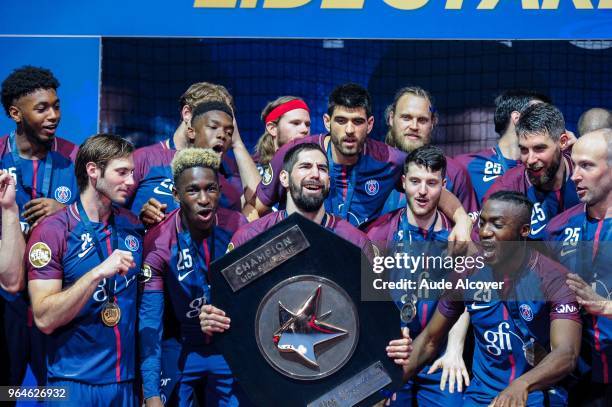 Nikola Karabatic of Psg celebrates victory with his team mates during the Lidl Starligue match between Paris Saint Germain and Chambery at Salle...