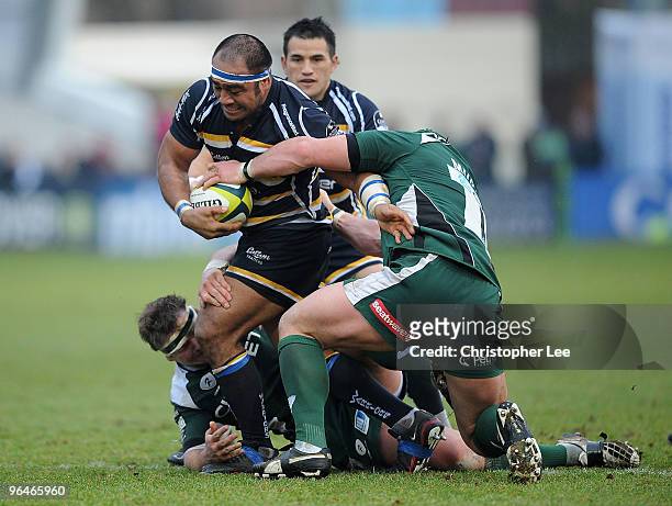 Aleki Lutui of Worcester takes on Faan Rautenbach and Dan Murphy of Irish during the LV= Cup match between Worcester Warriors and London Irish at...