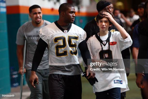 New Orleans Saints running back Reggie Bush arrives for a final practice at Sun Life Stadium February 6, 2010 in Miami, Florida. Super Bowl XLIV...