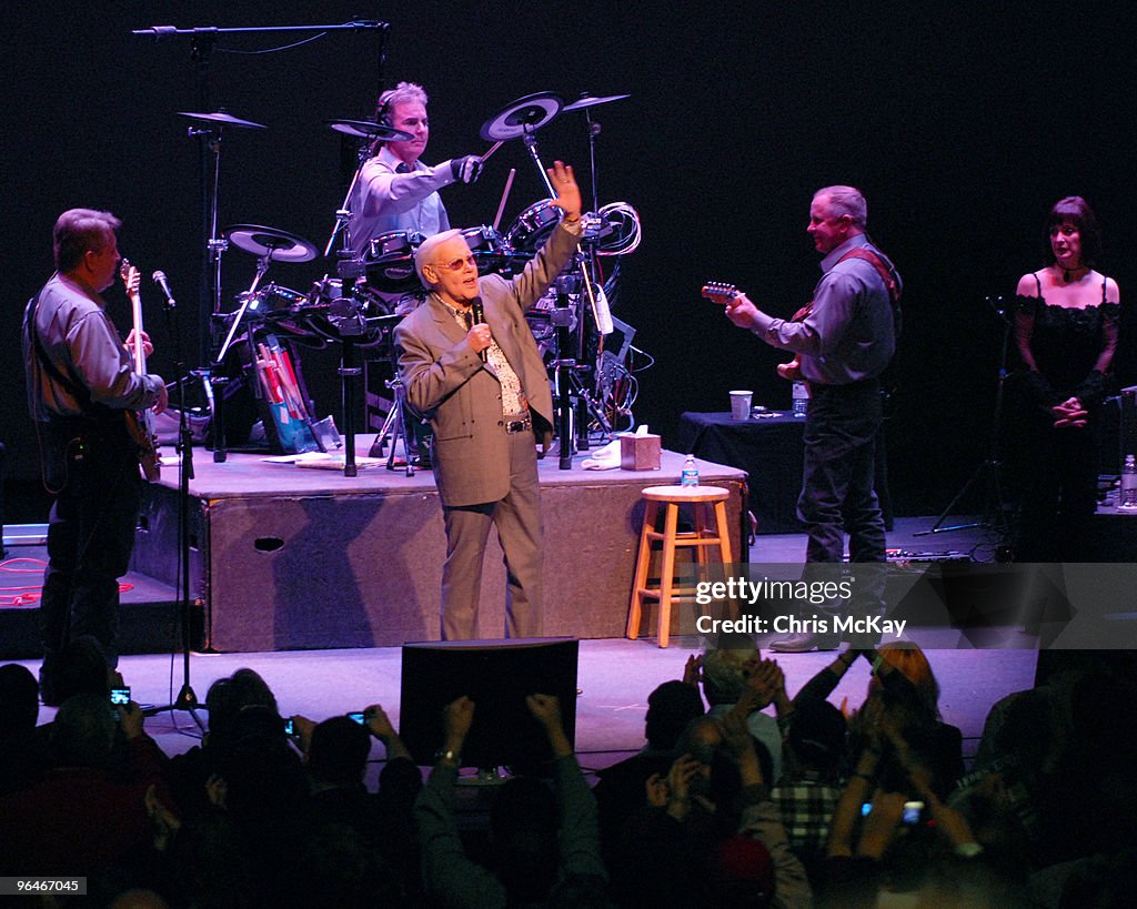 George Jones With Wilson Fairchild At The Classic Center