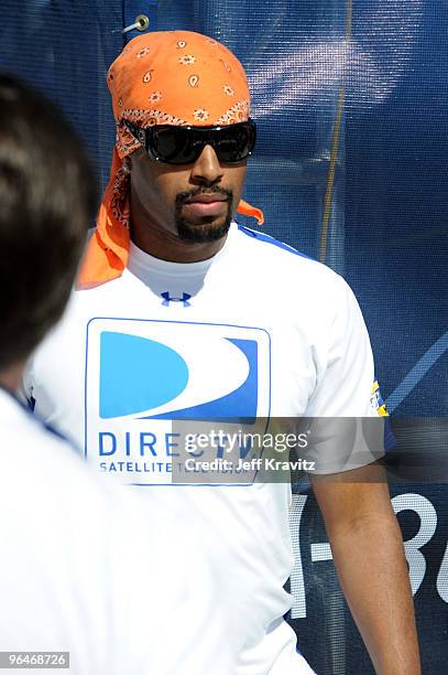 Actor Shawn Wayans attends DIRECTV's 4th Annual Celebrity Beach Bowl on February 6, 2010 in Miami Beach, Florida.