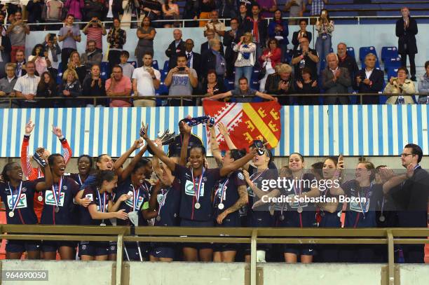 Marie Antoinette Katoto and team of Paris celebrate winning the Women's French National Cup Final match between Paris Saint Germain and Lyon at La...