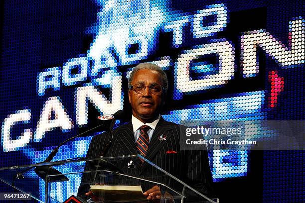 President/Executive Director of the Pro Football Hall of Fame Steve Perry speaks at the podium during the Pro Football Hall of Fame Class of 2010...