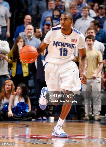 Elliot Williams of the Memphis Tigers brings the ball upcourt against the Gonzaga Bulldogs on February 6, 2010 at FedExForum in Memphis, Tennessee.