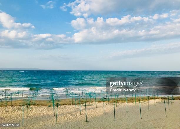 scenic view of beach against sky - pomorie fotografías e imágenes de stock