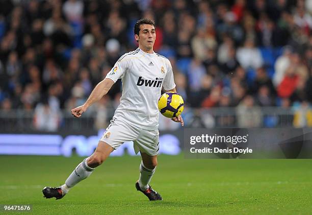 Alvaro Arbeloa of Real Madrid controls the ball during the La Liga match between Real Madrid and Espanyol at Estadio Santiago Bernabeu on February 6,...