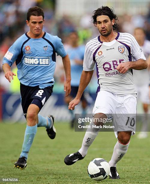 Wayne Srhoj of Perth passes the ball during the round 26 A-League match between Sydney FC and the Perth Glory at Parramatta Stadium on February 7,...