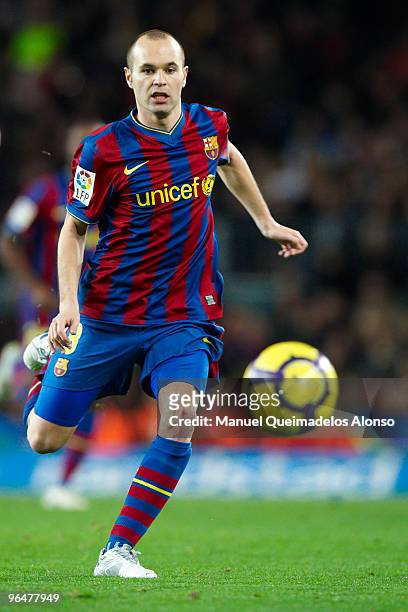Andres Iniesta of FC Barcelona in action during the La Liga match between Barcelona and Getafe at Camp Nou on February 6, 2010 in Barcelona, Spain....