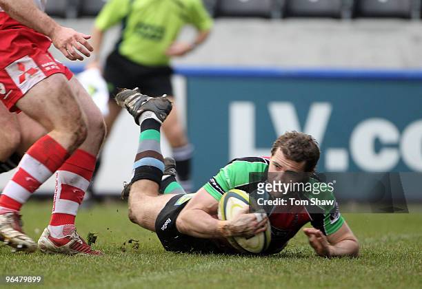 Nick Evans of Quins scores a try during the LV Anglo Welsh Cup match between Harlequins and Gloucester at The Stoop on February 7, 2010 in London,...