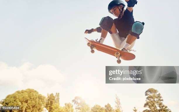 sii diverso, sii audace - skatepark foto e immagini stock