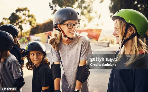 av kärlek till skridskoåkning - skatepark bildbanksfoton och bilder