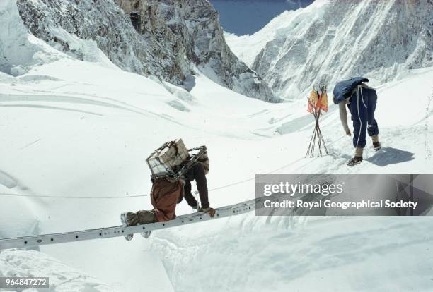 Taunt Rope Taut Rope Photos and Premium High Res Pictures - Getty Images