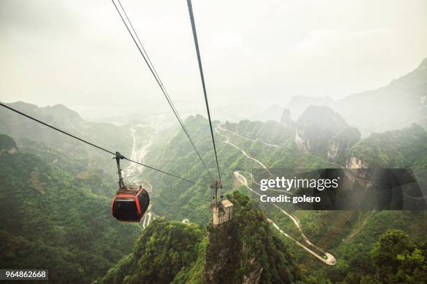 cable cars up to the tianmen mountain - zhangjiajie national forest park stock pictures, royalty-free photos & images