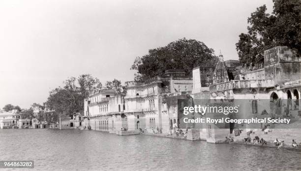 Pilgrims bathing in Pushkar Lake at Ajmer - Eastern Rajasthan , The town of Pushkar, believed to date back to the beginning of time, lies 13km...