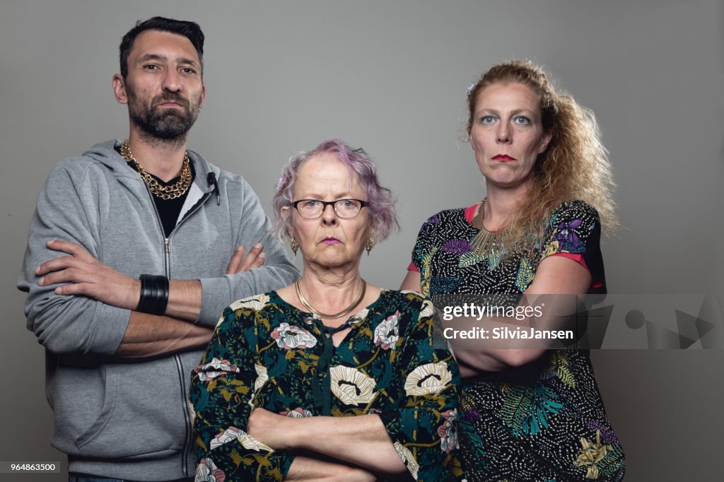 Gangster trio: mother, adult son and his fiancée