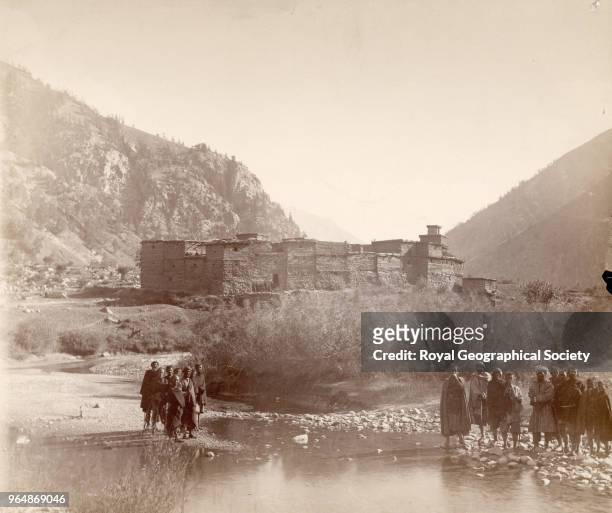 Village of Pashwar in the Chitral district of Pakistan, North West Frontier, Image taken during the 'Gilgit Mission' of 1885-86 with Colonel W.S.A...