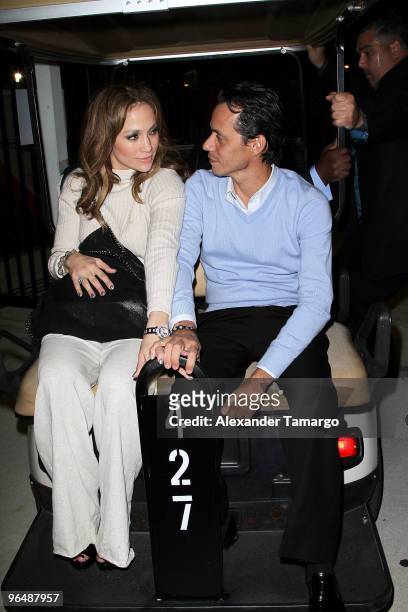 Singers Jennifer Lopez and Marc Anthony attend Super Bowl XLIV at the Sun Life Stadium on February 7, 2010 in Miami Gardens, Florida.