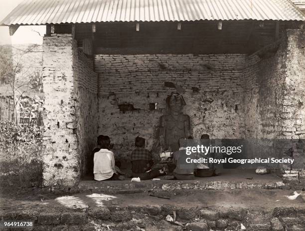 Pho-Pho and Suppliants, Burma, Myanmar, 1900.