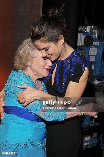 Actresses Betty White and Sandra Bullock attend the TNT/TBS broadcast of the 16th Annual Screen Actors Guild Awards at the Shrine Auditorium on...