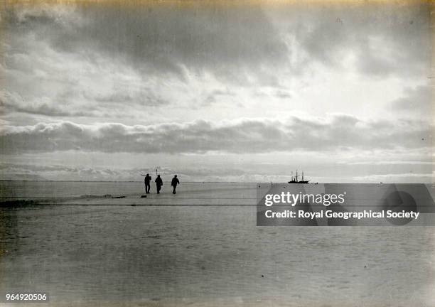 Captain Scott, Wilson and Evans returning to ship across the ice, Antarctica, 9th January 1911. British Antarctic Expedition 1910-1913.