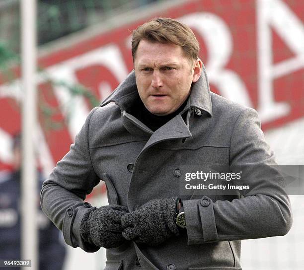 Ralph Hasenhuettl coach of Unterhaching during the 3.Liga match between SpVgg Unterhaching and Bayern Muenchen II at the Generali Sportpark on...