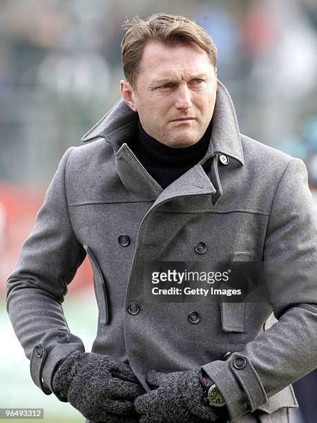 Ralph Hasenhuettl coach of Unterhaching during the 3.Liga match between SpVgg Unterhaching and Bayern Muenchen II at the Generali Sportpark on...