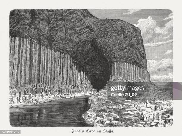 basaltsäulen von fingal's cave, staffa, schottland, veröffentlicht 1897 - basalt stock-grafiken, -clipart, -cartoons und -symbole