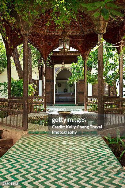 gazebo with a fountain - marokko marrakesh stock-fotos und bilder