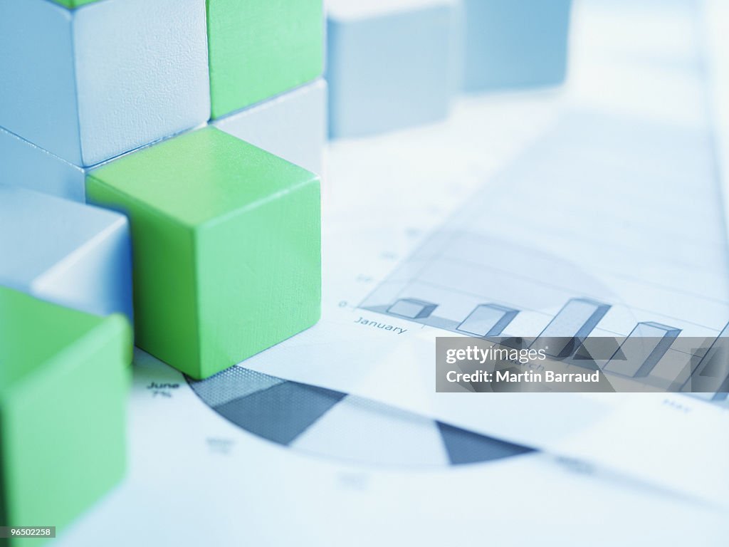 Häuserblocks auf Papier Diagrammen