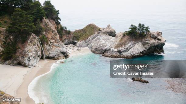 scenic view of mcway falls - mcway wasserfall stock-fotos und bilder