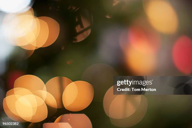 unscharf christmas tree - christmas defocussed stock-fotos und bilder