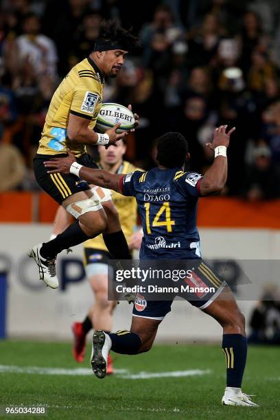 Ardie Savea of the Hurricanes grabs the high ball during the round 16 Super Rugby match between the Highlanders and the Hurricanes at Forsyth Barr...