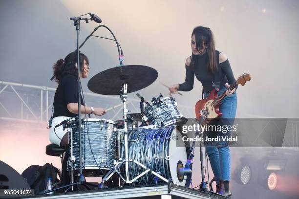 Emily Kokal and Jenny Lee Kokal of Warpaint perform on stage during Primavera Sound Festival Day 2 at Parc del Forum on May 31, 2018 in Barcelona,...