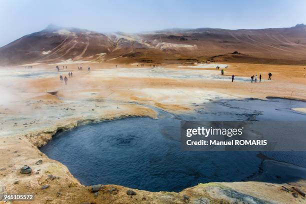 view of myvatn - ollas de barro fotografías e imágenes de stock