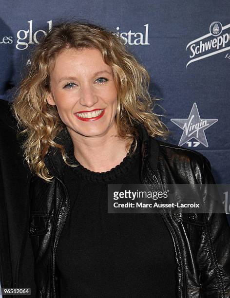 Alexandra Lamy poses at the Ceremony of Globe de Cristal 2010 Awards at Le Lido on February 8, 2010 in Paris, France.