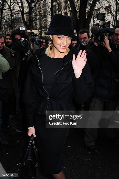 Helene de Fougerolles attends the Paris Fashion Week Haute Couture S/S 2010 Christian Dior show at Dior Montaigne Shop on January 25, 2010 in Paris,...