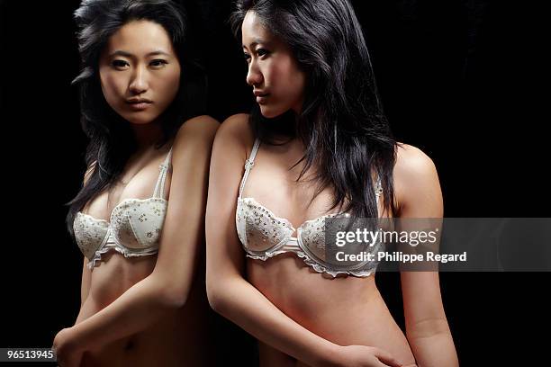portrait of asian woman in lingerie - asian pin up girls stock-fotos und bilder