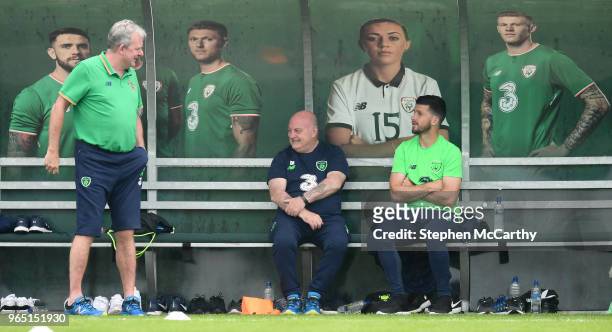 Dublin , Ireland - 1 June 2018; Shane Long with assistant coach Steve Walford, left, and equipment officer Dick Redmond, centre, during Republic of...