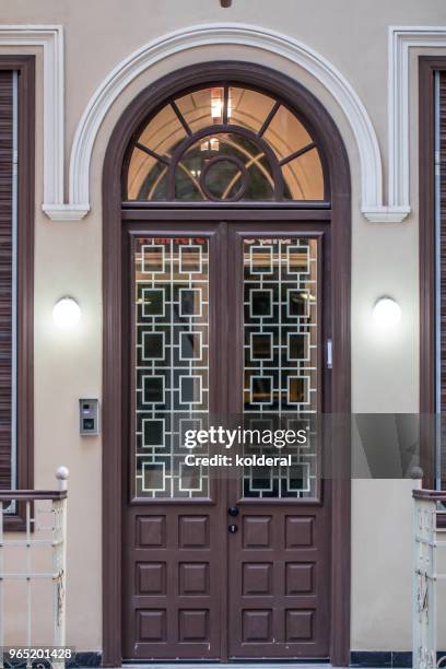 classic double doorway - double door stock-fotos und bilder